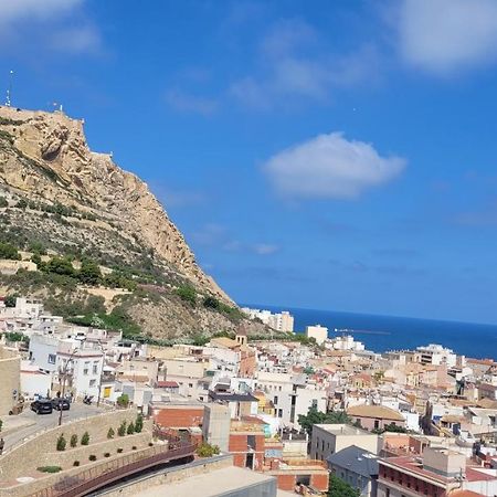 Corazon De Alicante Con Vistas Al Mar Y Al Castillo Esterno foto